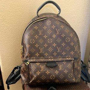 Authentic Louis Vuitton Palm Springs MM backpack #M44874 - used once